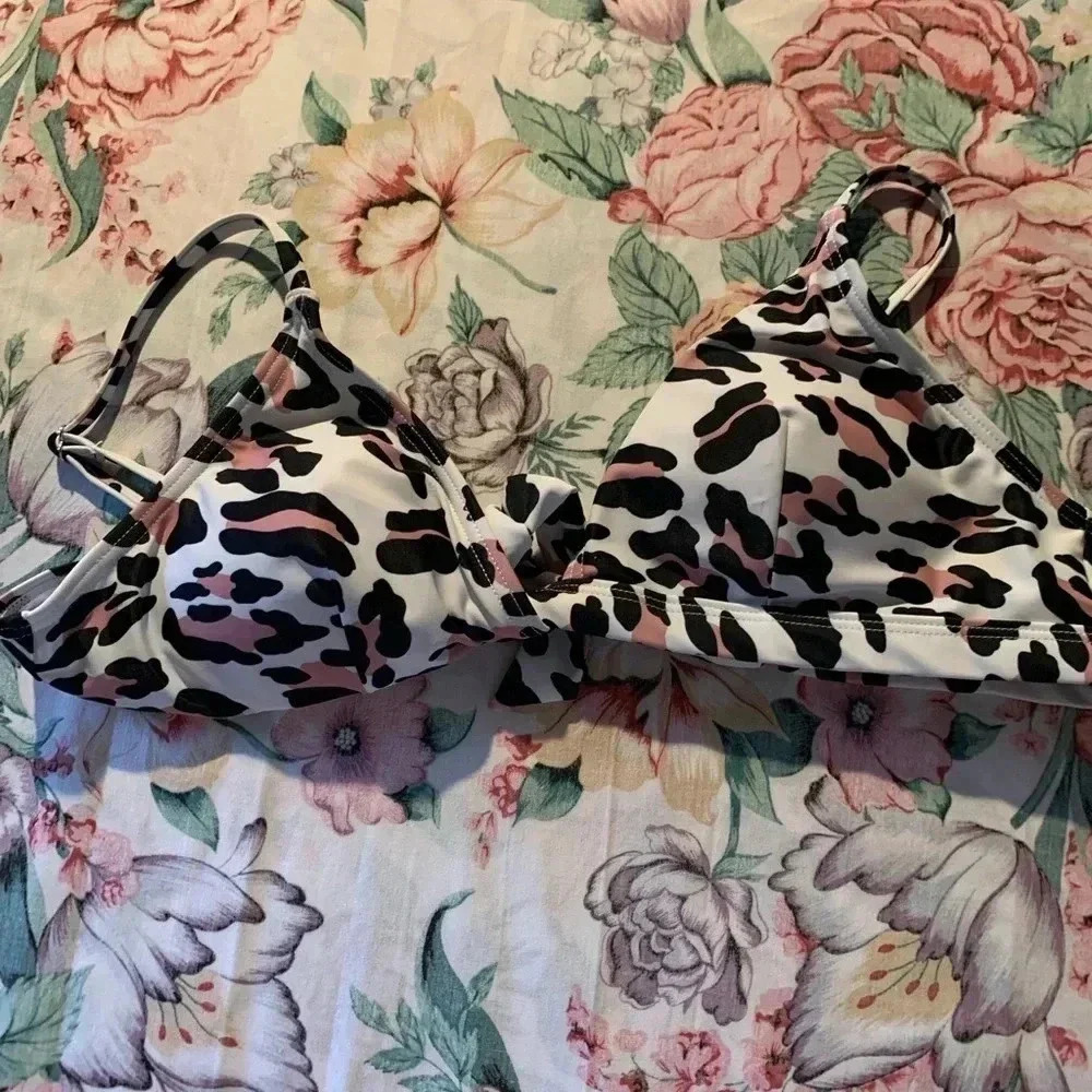Bikini Animal Print Women’s Top Size Medium